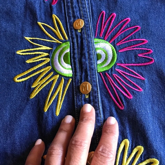 Bob Amalie T-shirt Sz medium - Picture 4 of 8